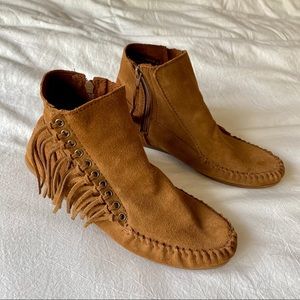 Minnetonka Suede Fringe Moccasins